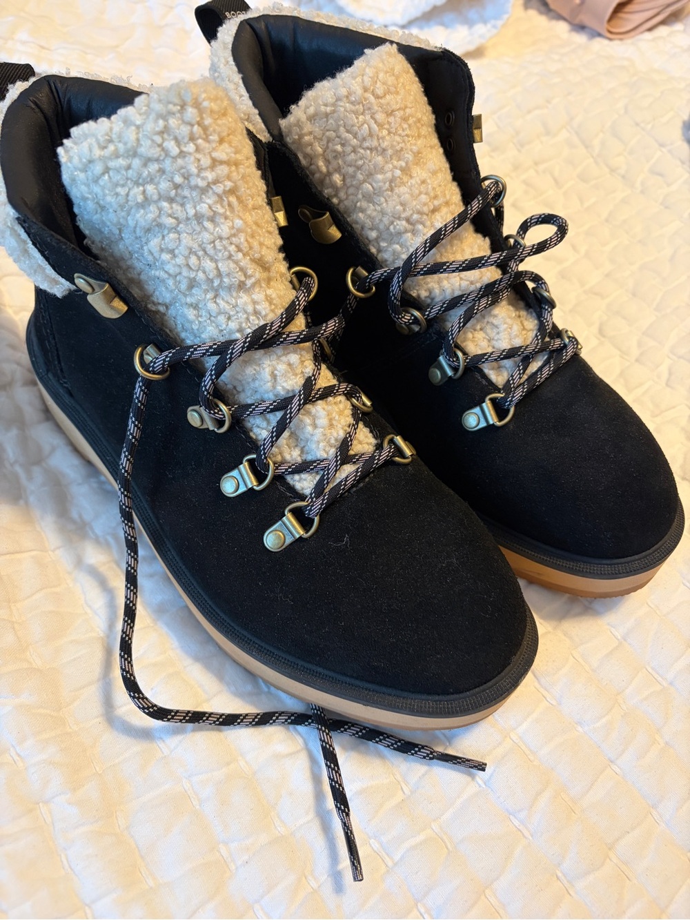 Sorel Black and Cream Sherpa-Lined Lace-Up Boots